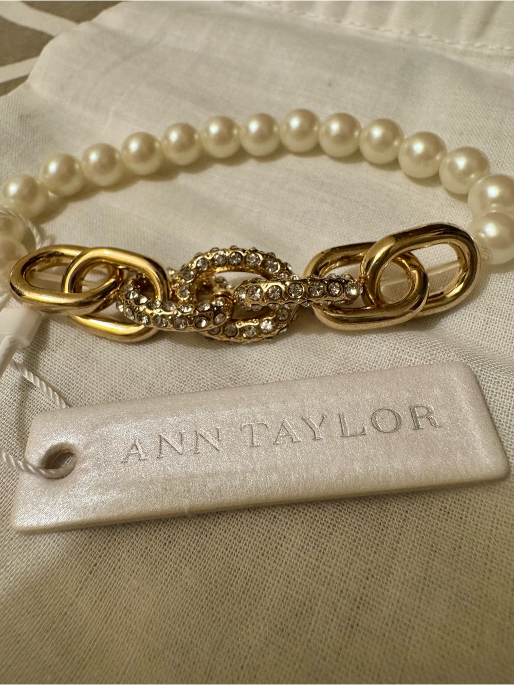 NWT Ann Taylor Faux Pearl & Gold Rhinestone Chain Knot Stretch Bracelet with Bag